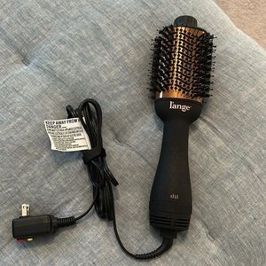 L’ange blow dryer brush